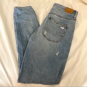 light denim american eagle mom jeans